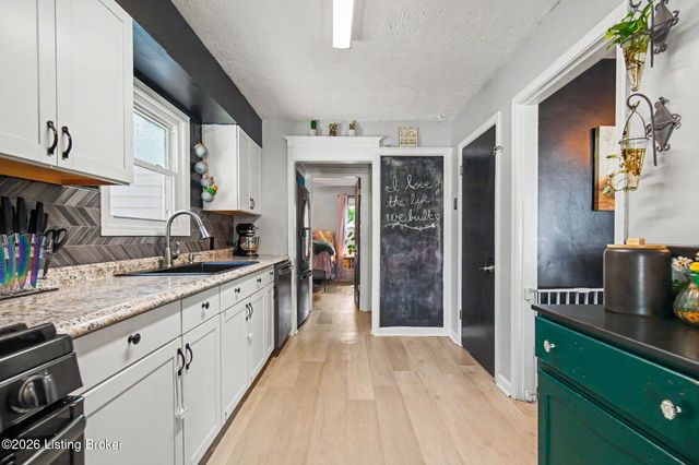 4013 Blanton Ln, Louisville, KY 40216