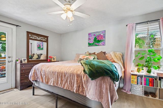 4013 Blanton Ln, Louisville, KY 40216