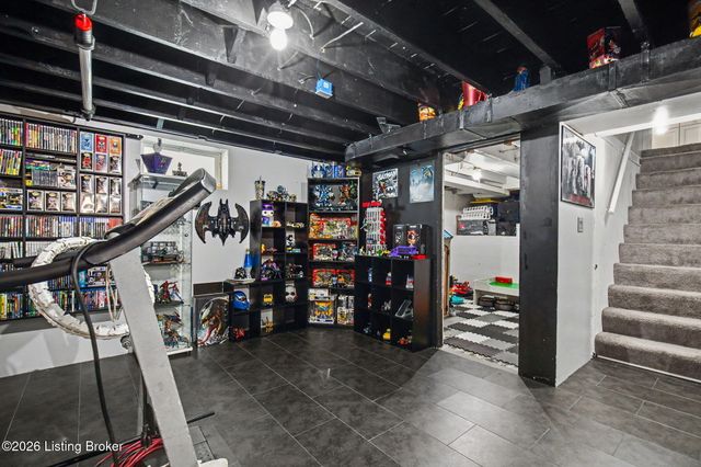 4013 Blanton Ln, Louisville, KY 40216