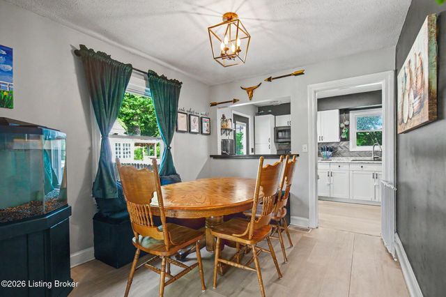 4013 Blanton Ln, Louisville, KY 40216