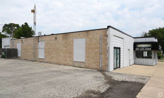 1720 Grand Avenue A, Waukegan, IL 60085