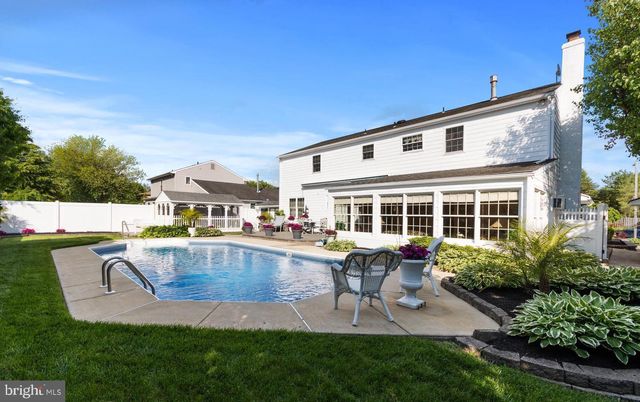 5 GREENLEIGH CIR, Sewell, NJ 08080