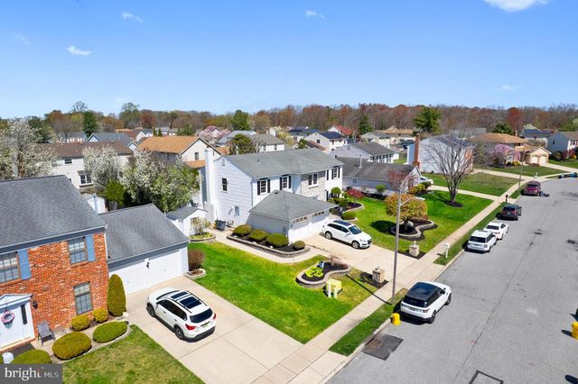 5 GREENLEIGH CIR, Sewell, NJ 08080