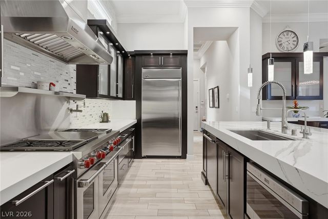47 Moonfire Drive, Las Vegas, NV 89135
