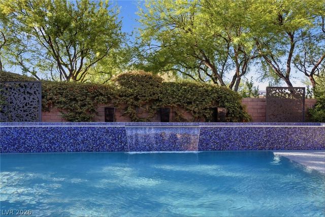 47 Moonfire Drive, Las Vegas, NV 89135