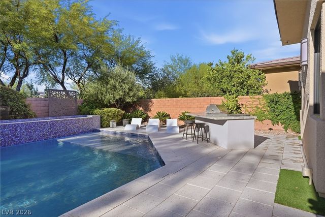 47 Moonfire Drive, Las Vegas, NV 89135