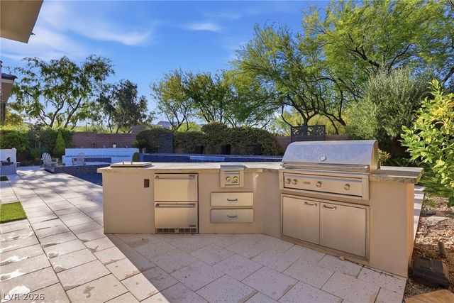47 Moonfire Drive, Las Vegas, NV 89135