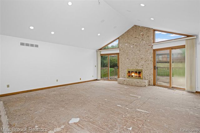 4418 Pinehurst Drive, West Bloomfield, MI 48322