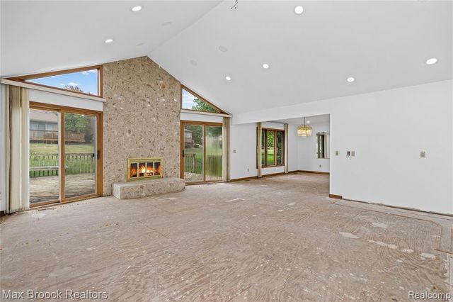 4418 Pinehurst Drive, West Bloomfield, MI 48322