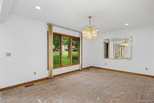 4418 Pinehurst Drive, West Bloomfield, MI 48322
