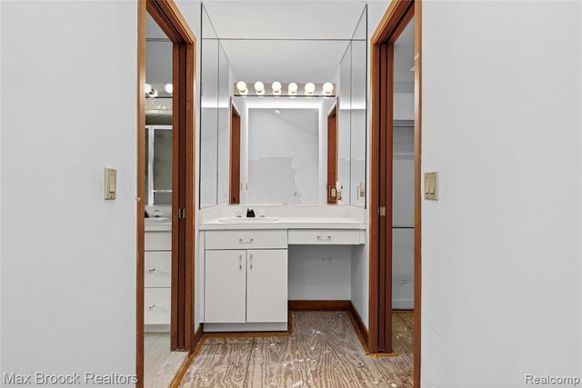 4418 Pinehurst Drive, West Bloomfield, MI 48322
