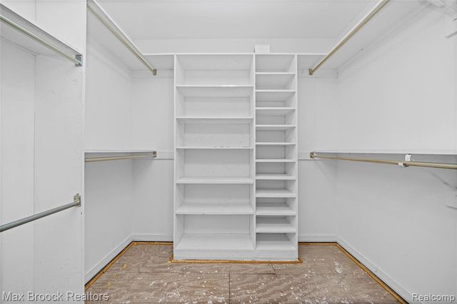 4418 Pinehurst Drive, West Bloomfield, MI 48322