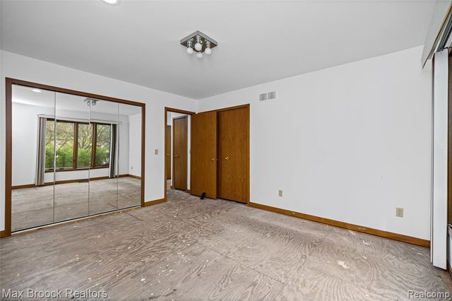 4418 Pinehurst Drive, West Bloomfield, MI 48322