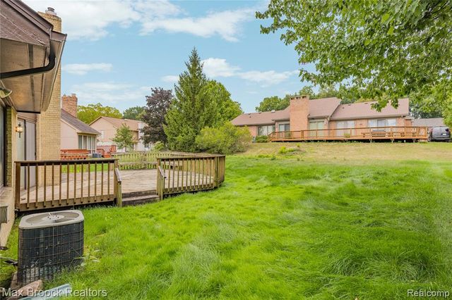 4418 Pinehurst Drive, West Bloomfield, MI 48322