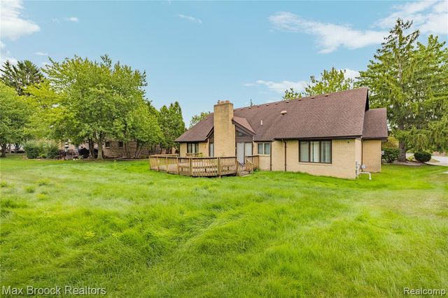 4418 Pinehurst Drive, West Bloomfield, MI 48322
