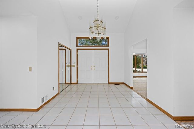 4418 Pinehurst Drive, West Bloomfield, MI 48322