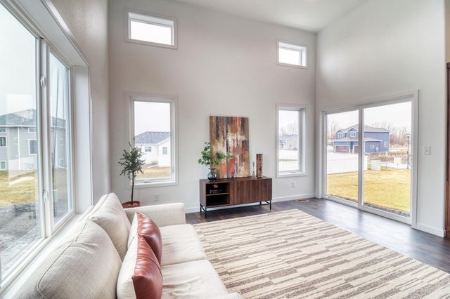 6742 30th Street S, Fargo, ND 58104