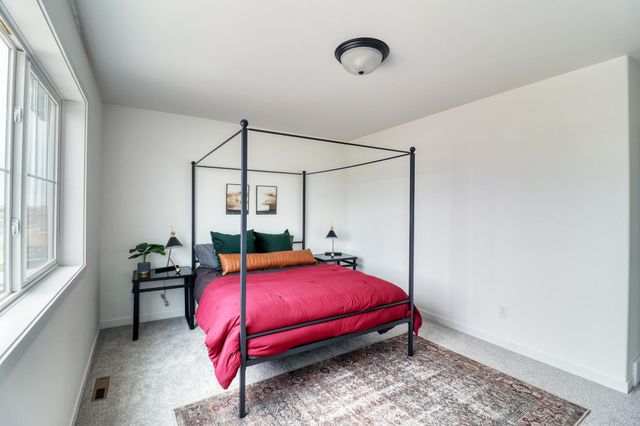 6742 30th Street S, Fargo, ND 58104