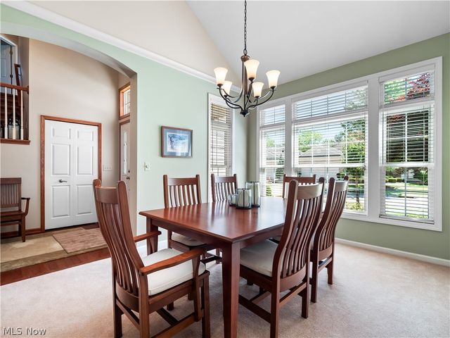 15346 Chestnut Oak Lane, Strongsville, OH 44149
