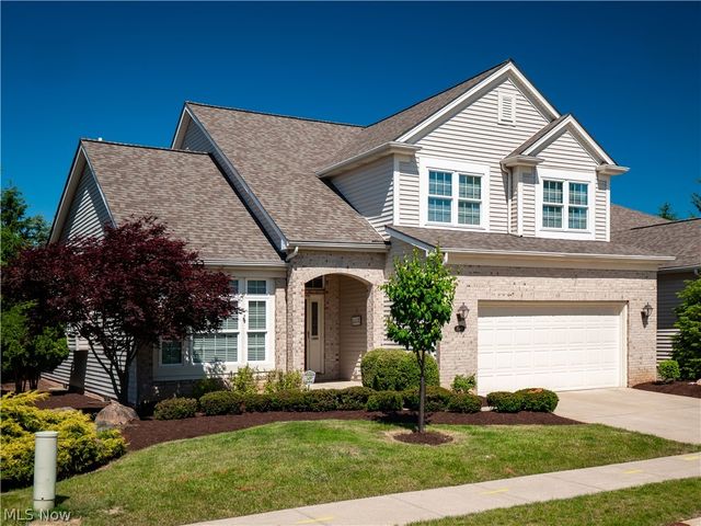15346 Chestnut Oak Lane, Strongsville, OH 44149