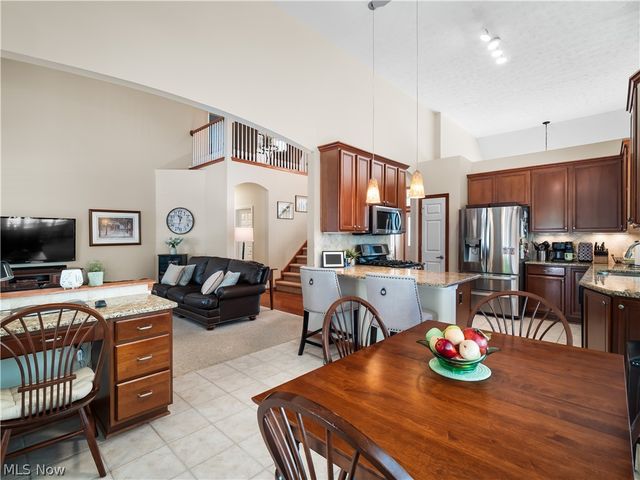 15346 Chestnut Oak Lane, Strongsville, OH 44149