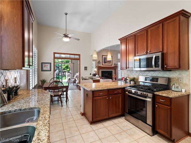 15346 Chestnut Oak Lane, Strongsville, OH 44149
