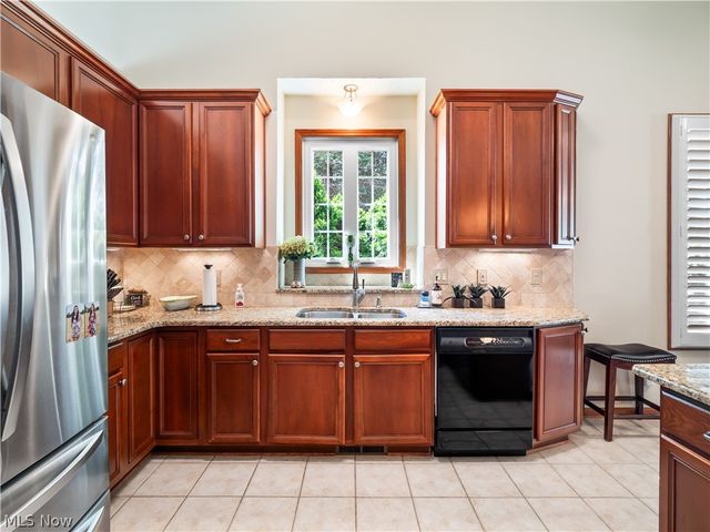 15346 Chestnut Oak Lane, Strongsville, OH 44149