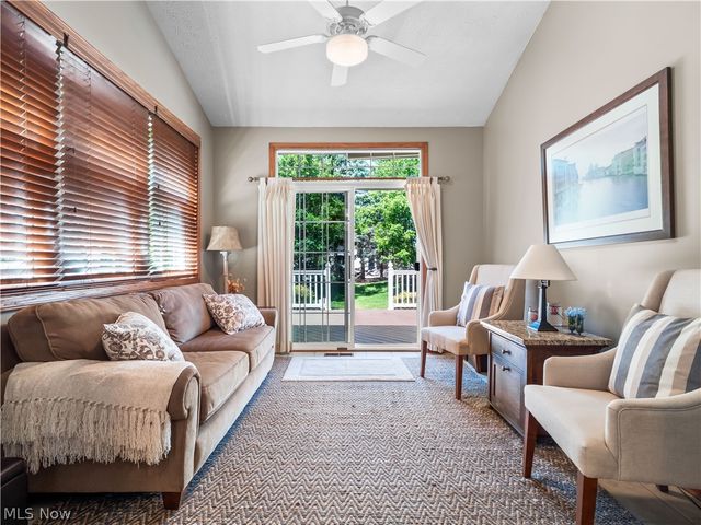 15346 Chestnut Oak Lane, Strongsville, OH 44149