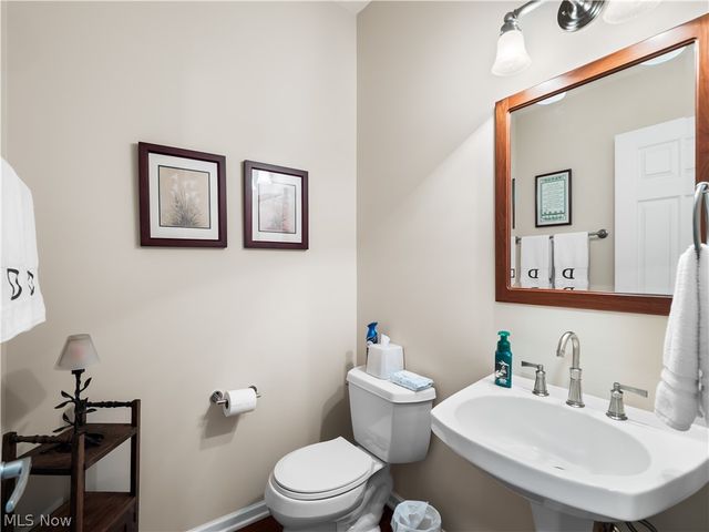 15346 Chestnut Oak Lane, Strongsville, OH 44149