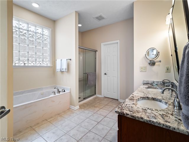 15346 Chestnut Oak Lane, Strongsville, OH 44149