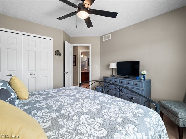 15346 Chestnut Oak Lane, Strongsville, OH 44149