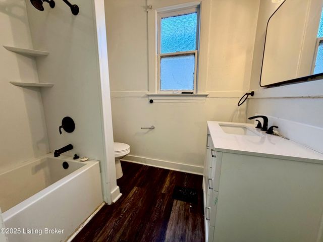 2320 W Oak St, Louisville, KY 40210