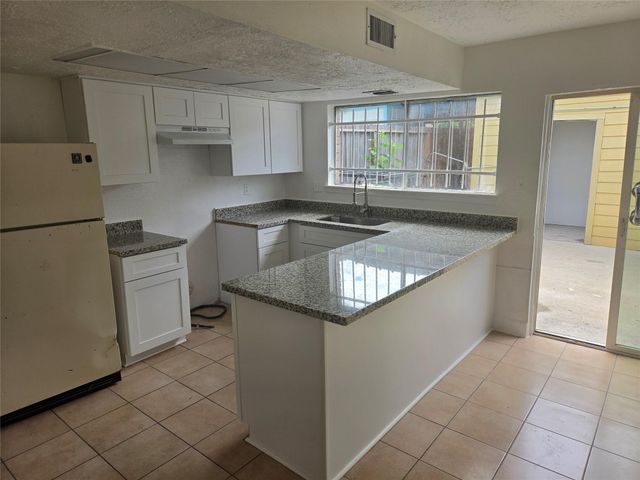 158 Goodson Drive 158, Houston, TX 77060