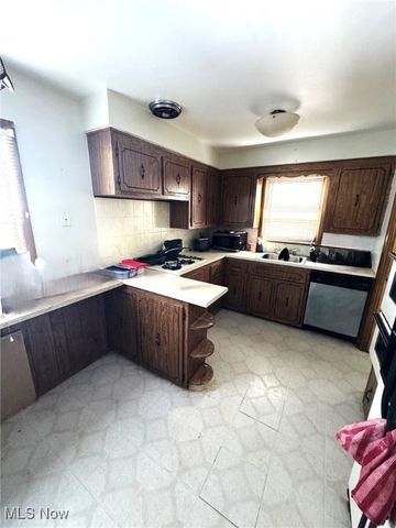 9717 David Road, Garfield Heights, OH 44125