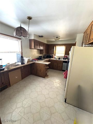 9717 David Road, Garfield Heights, OH 44125