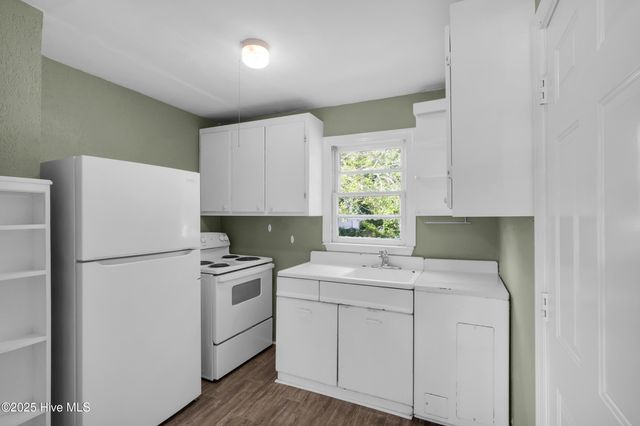 304 N B Street, Bridgeton, NC 28519