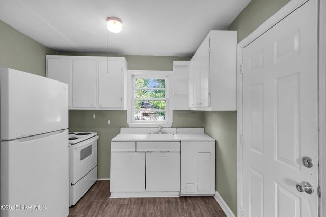 304 N B Street, Bridgeton, NC 28519