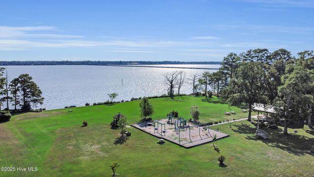 304 N B Street, Bridgeton, NC 28519