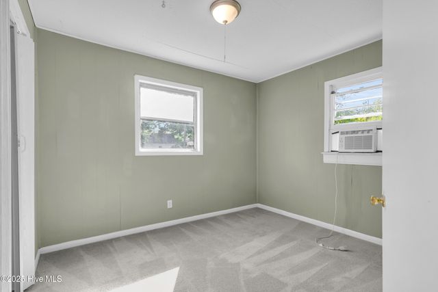 304 N B Street, Bridgeton, NC 28519