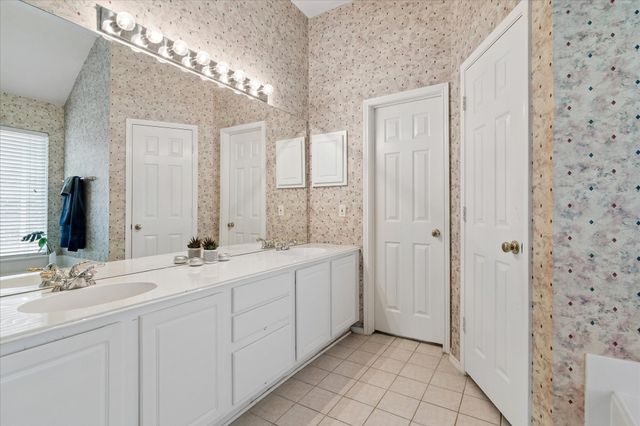 3711 Palmetto Court, Denton, TX 76210