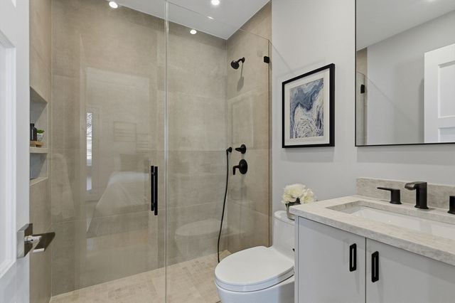 8 Valentine St 8, Cambridge, MA 02139