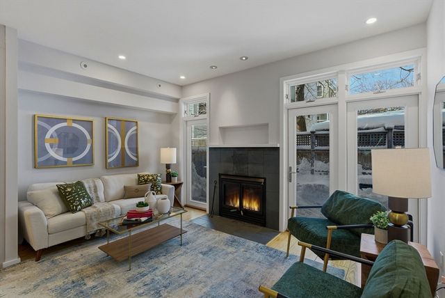 8 Valentine St 8, Cambridge, MA 02139