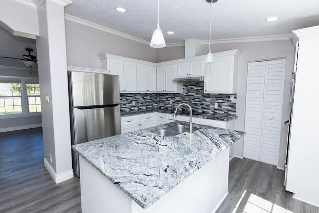 2201 Lauren Lane, Sealy, TX 77474