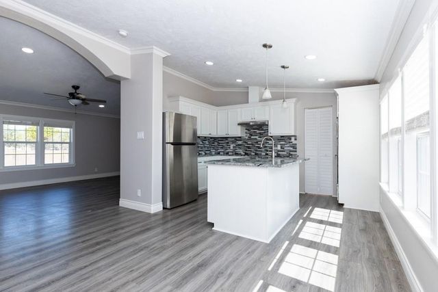 2201 Lauren Lane, Sealy, TX 77474