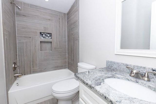 2201 Lauren Lane, Sealy, TX 77474