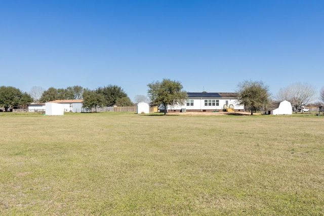 2201 Lauren Lane, Sealy, TX 77474