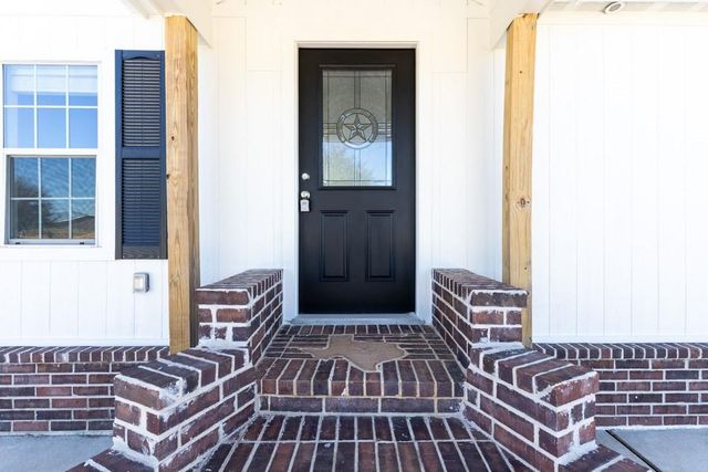 2201 Lauren Lane, Sealy, TX 77474