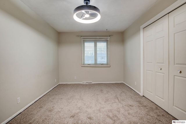 13604 Gold Street, Omaha, NE 68144