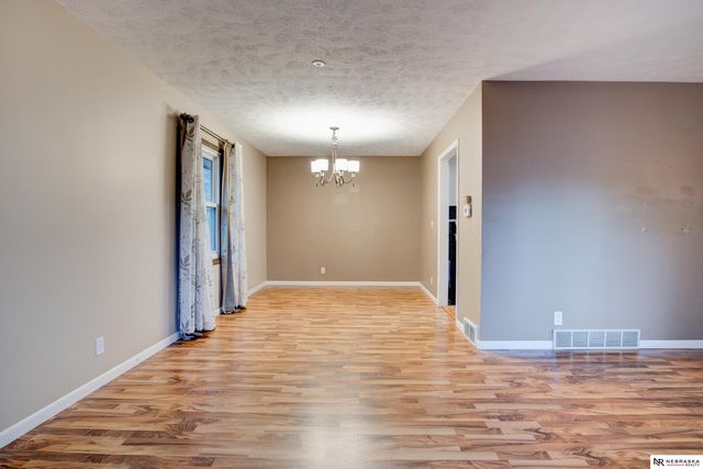 13604 Gold Street, Omaha, NE 68144