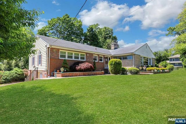 10 Shaw Road, Woodcliff Lake, NJ 07677